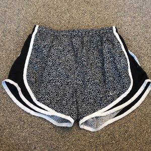 Black and white patterned xs Nike shorts!